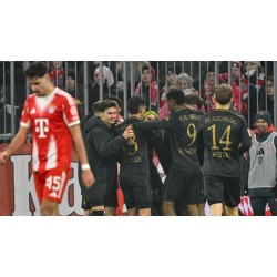 Die beiden längsten Serien ohne Niederlage des FC Bayern München wurden von Augsburg beendet